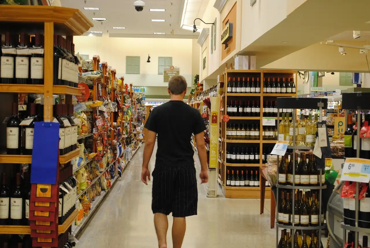 Economic Anxiety Drives Consumers to Cut Back on Food and Dining Spending